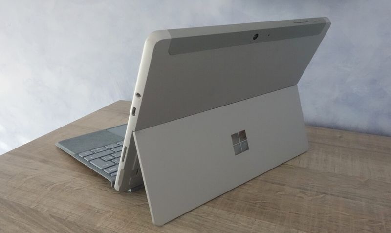 Surface Go 3