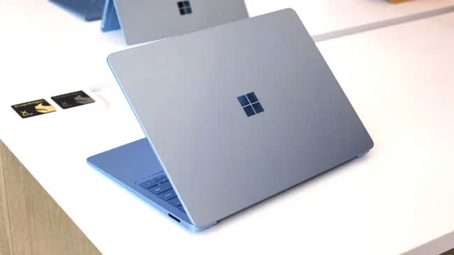 microsoft-chuan-bi-ra-mat-surface-laptop-5g