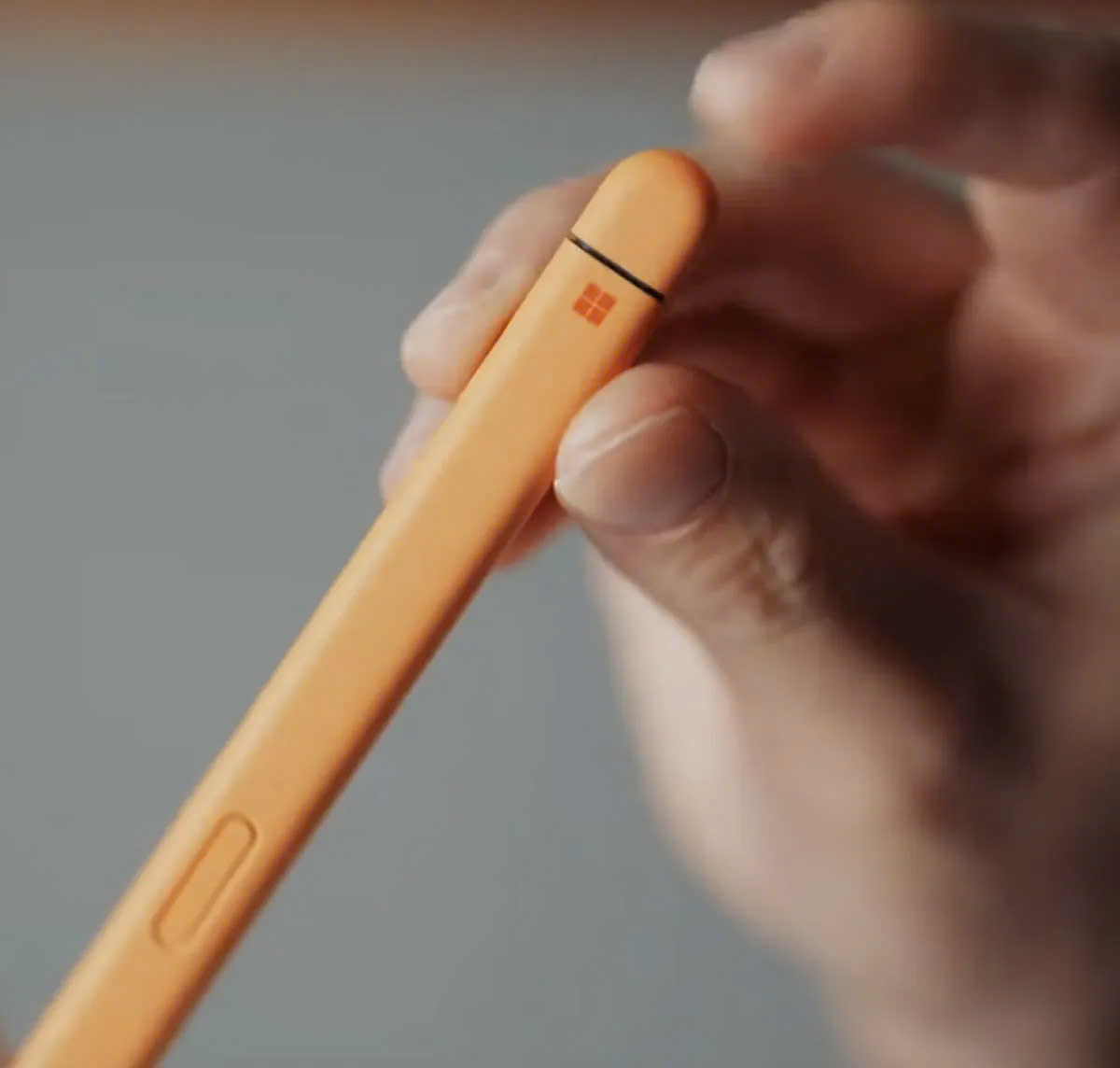 microsoft-he-lo-phien-ban-surface-slim-pen-mau-cam
