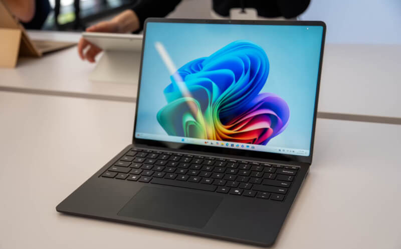 danh-gia-surface-laptop-7-business-intel-5g