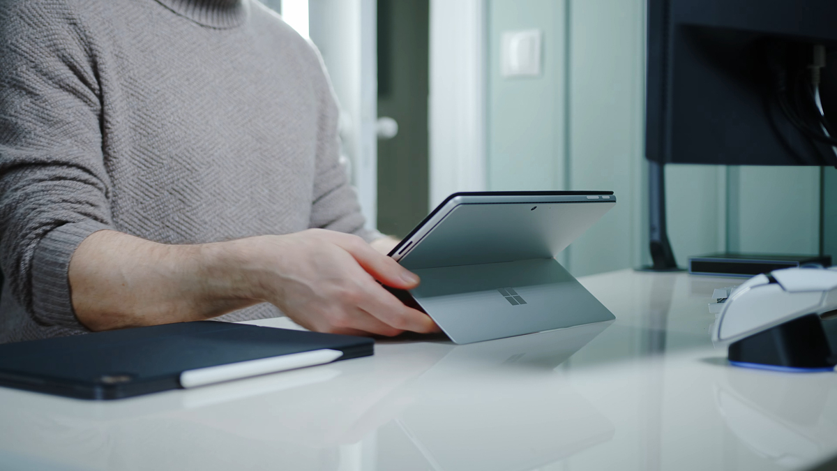 Surface Pro và Surface Laptop 2026: Dự kiến ra mắt trước mùa hè với chip Snapdragon X2 3 surface-pro-va-surface-laptop-2026-du-kien-ra-mat-truoc-mua-he-voi-chip-snapdragon-x2