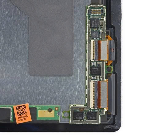 khac-phuc-loi-surface-bi-man-hinh-den