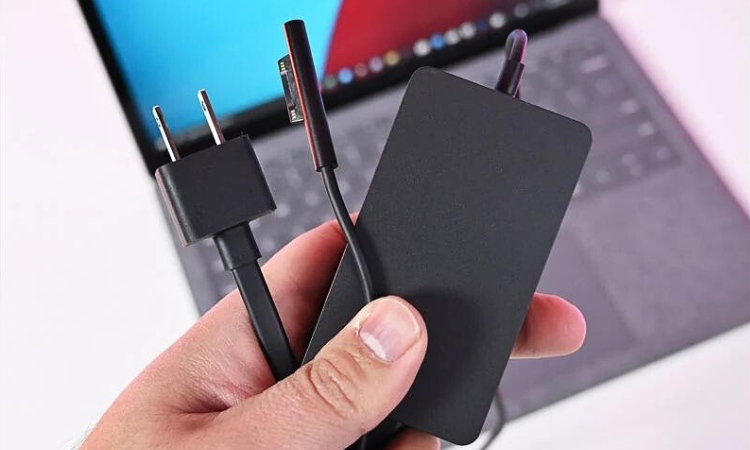 khac-phuc-loi-surface-khong-sac-duoc-surfacecity