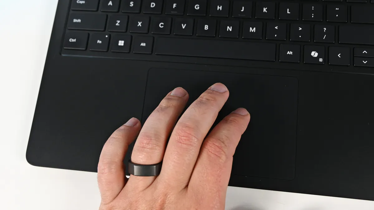 Review Surface Laptop 8 Business: mẫu laptop doanh nghiệp cao cấp đáng chú ý năm 2026 6 review-surface-laptop-8-business-2026
