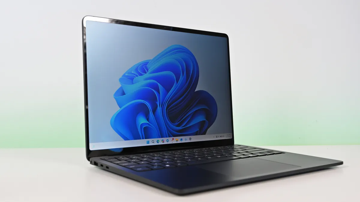 Review Surface Laptop 8 Business: mẫu laptop doanh nghiệp cao cấp đáng chú ý năm 2026 2 review-surface-laptop-8-business-2026