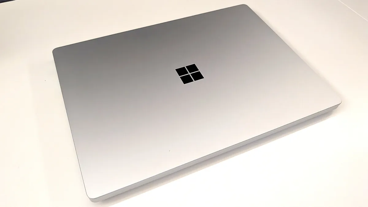Đánh giá Surface Laptop Ultra: Máy trạm di động mới của Microsoft có đáng mua? 2 danh-gia-surface-laptop-ultra