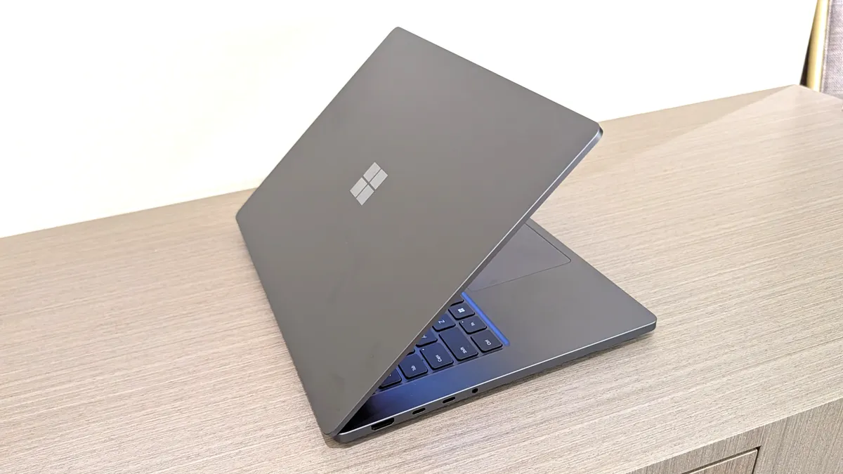 Đánh giá Surface Laptop Ultra: Máy trạm di động mới của Microsoft có đáng mua? 6 danh-gia-surface-laptop-ultra