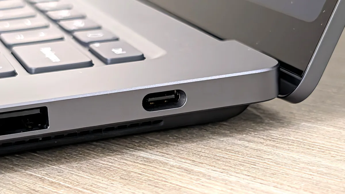 Đánh giá Surface Laptop Ultra: Máy trạm di động mới của Microsoft có đáng mua? 3 danh-gia-surface-laptop-ultra
