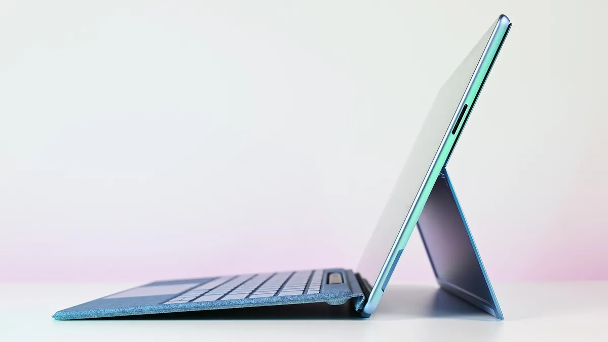 so-sanh-surface-pro-12-va-surface-pro-11