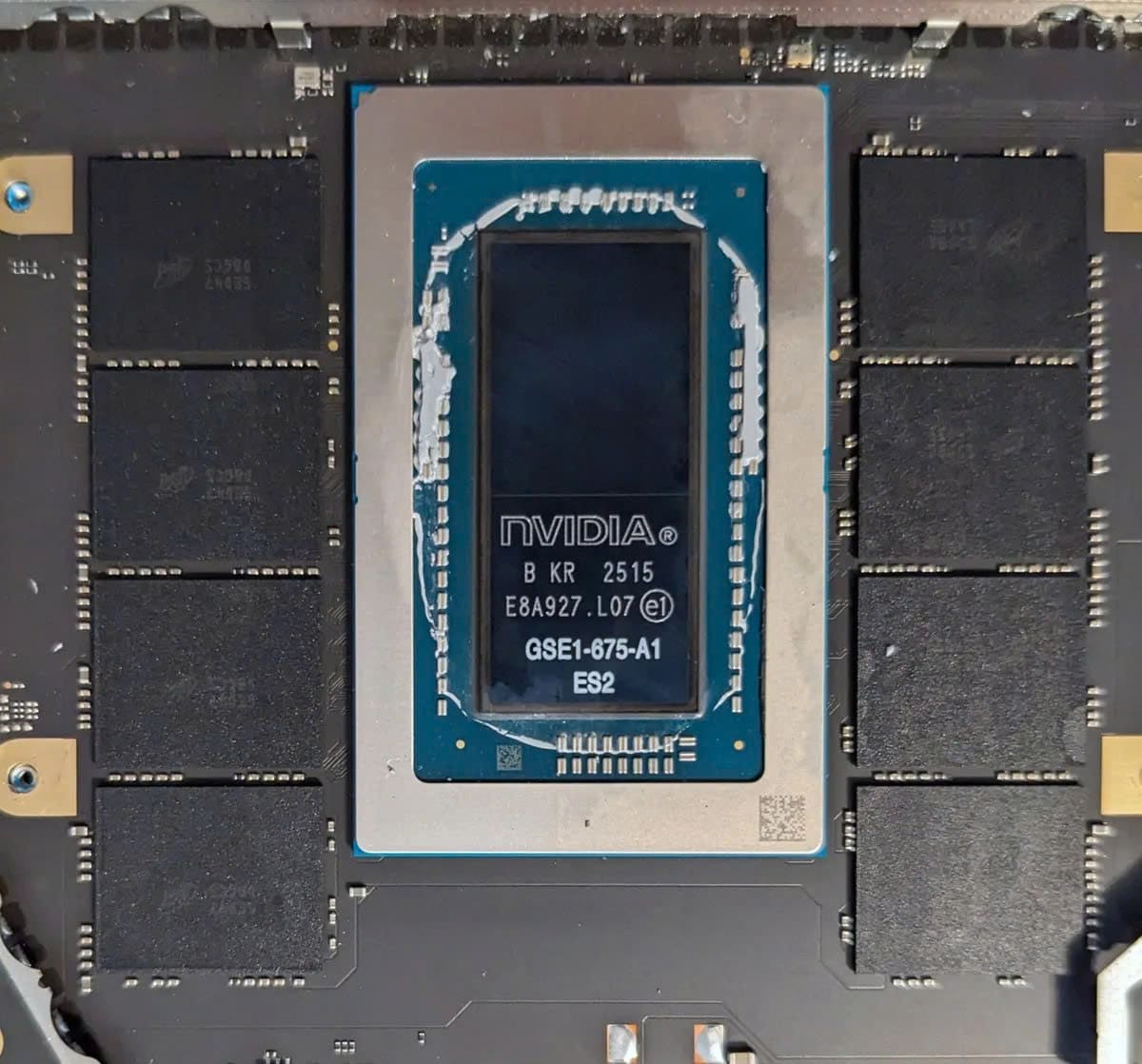 Surface Laptop Ultra đối thủ MacBook Pro: Rò rỉ cấu hình cực khủng chạy chip Nvidia 3 surface-laptop-ultra-cau-hinh-chay-chip-nvidia