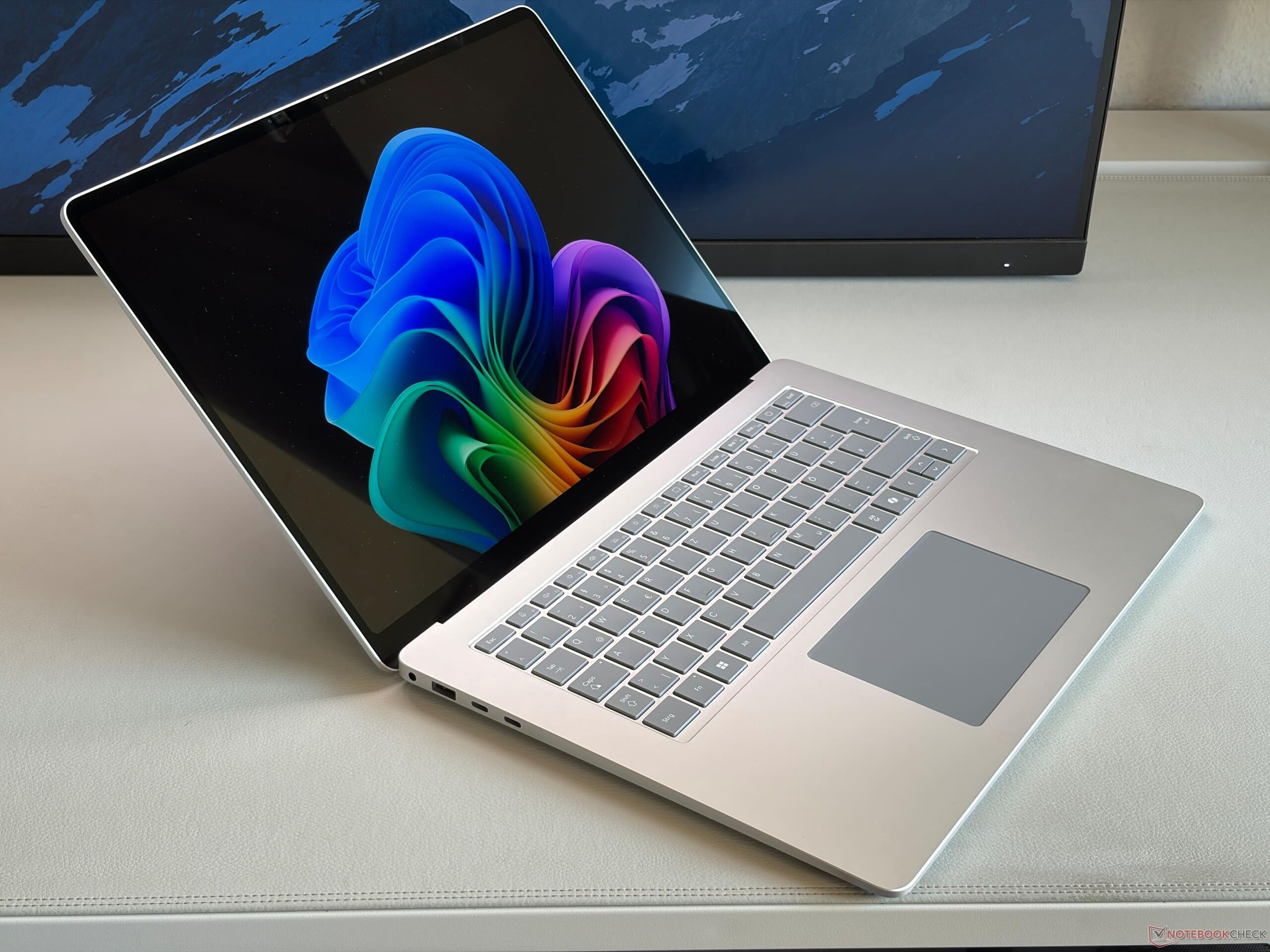 danh-gia-surface-laptop-8-15-inch-surfacecity