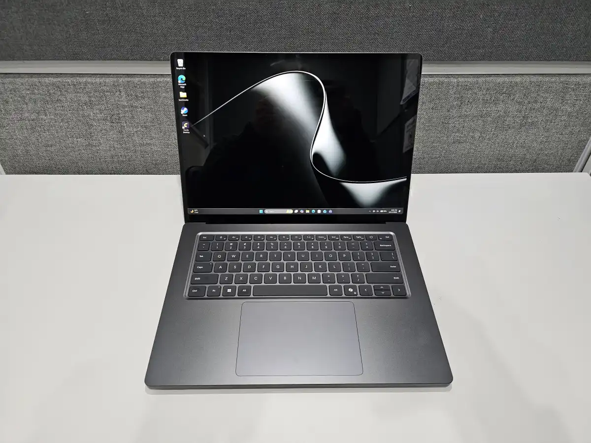 danh-gia-man-hinh-surface-laptop-ultra