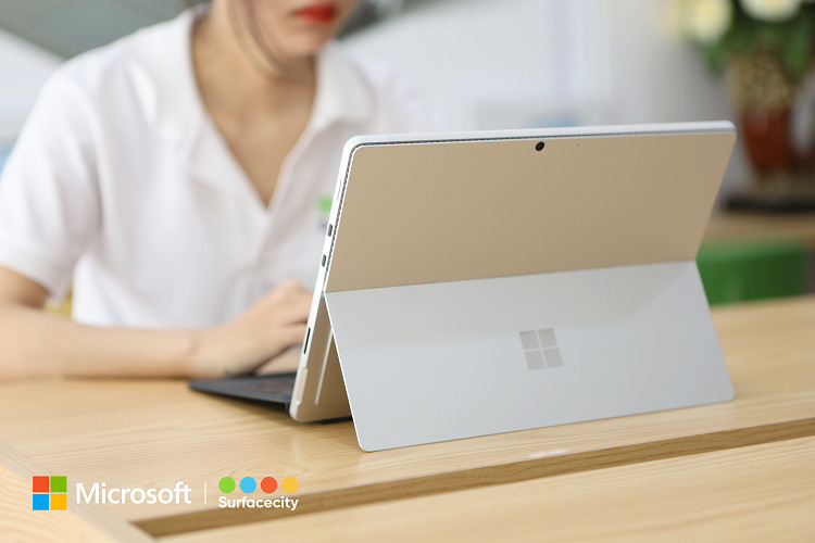 Thiết kế mặt sau của Surface Pro 8