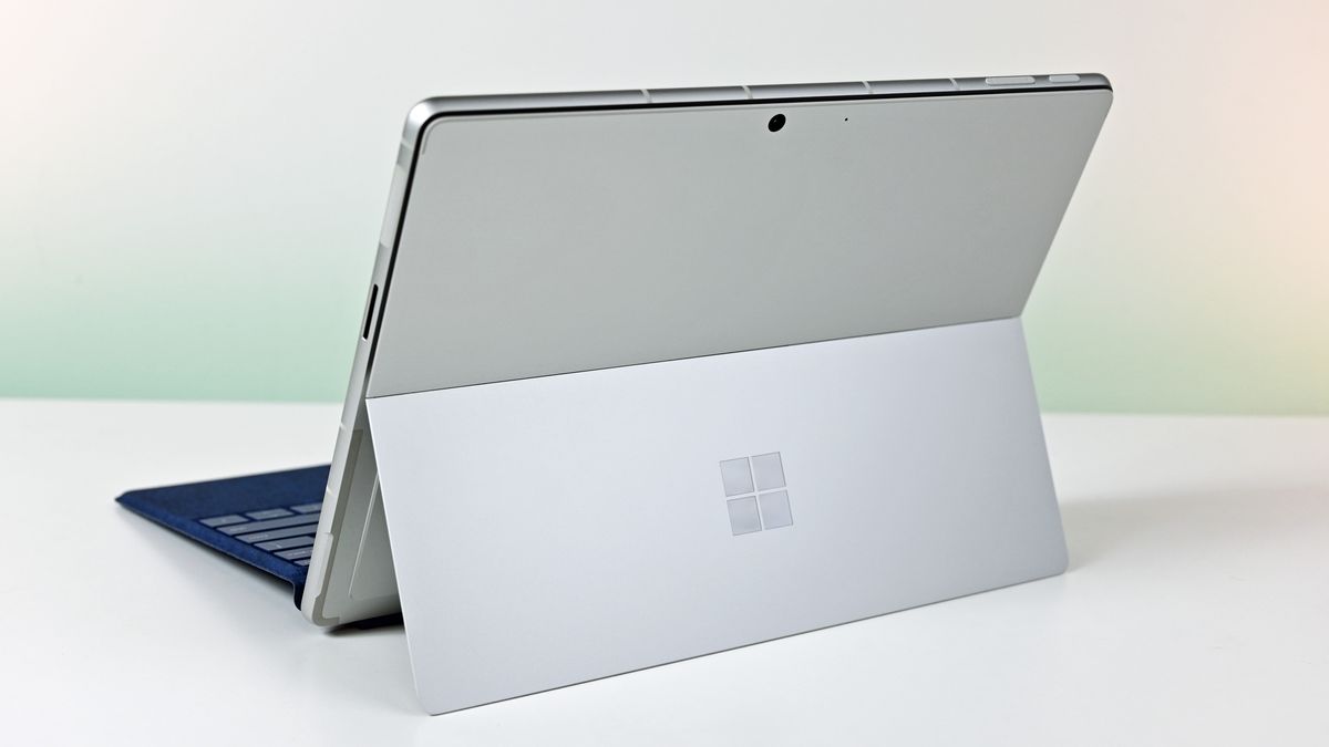 Surface Pro 10 năm 2024